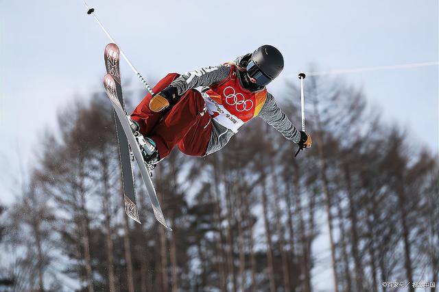 滑雪板飞跃大赛:空中的速度与惊险的简单介绍 滑雪板飞跃大赛:空中的速度与惊险的简单介绍